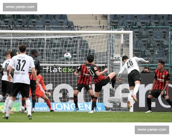 足球比赛全场攻防博弈与战术较量精彩回顾解析深度剖析与关键瞬间盘点 - 副本 - 副本 (3) - 副本 - 副本