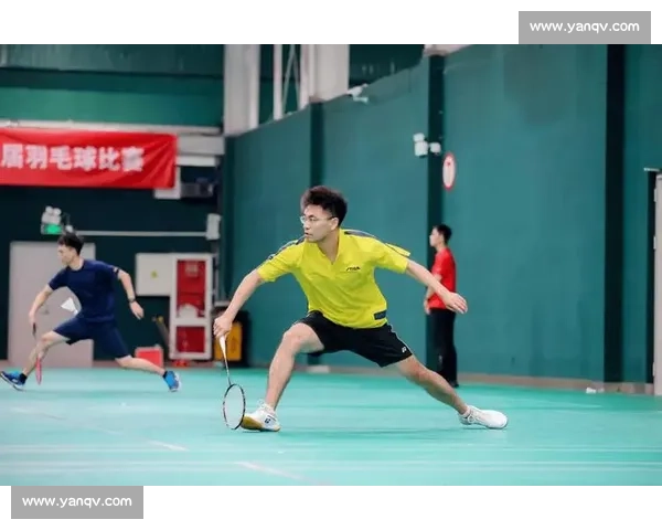 羽毛球锦标赛精彩对决赛场上演 精英选手齐聚展现巅峰竞技风采 - 副本 (2)